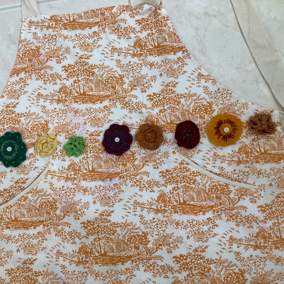 Sur La Table Apron - Picture 5 of 8